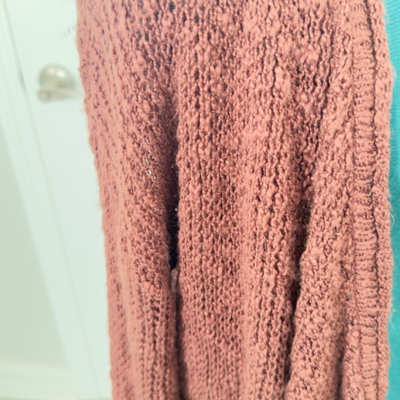 Perfect Fall Accent Sweater with Fringe- kind of like a faded pomegranate color - Picture 6 of 8